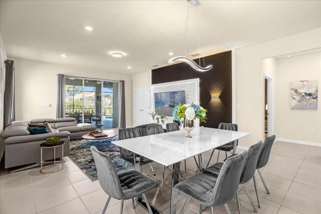 7 Bedrooms- 6 Bathrooms- Windsor Island 4057 La دافِنبورت بيت للعطل