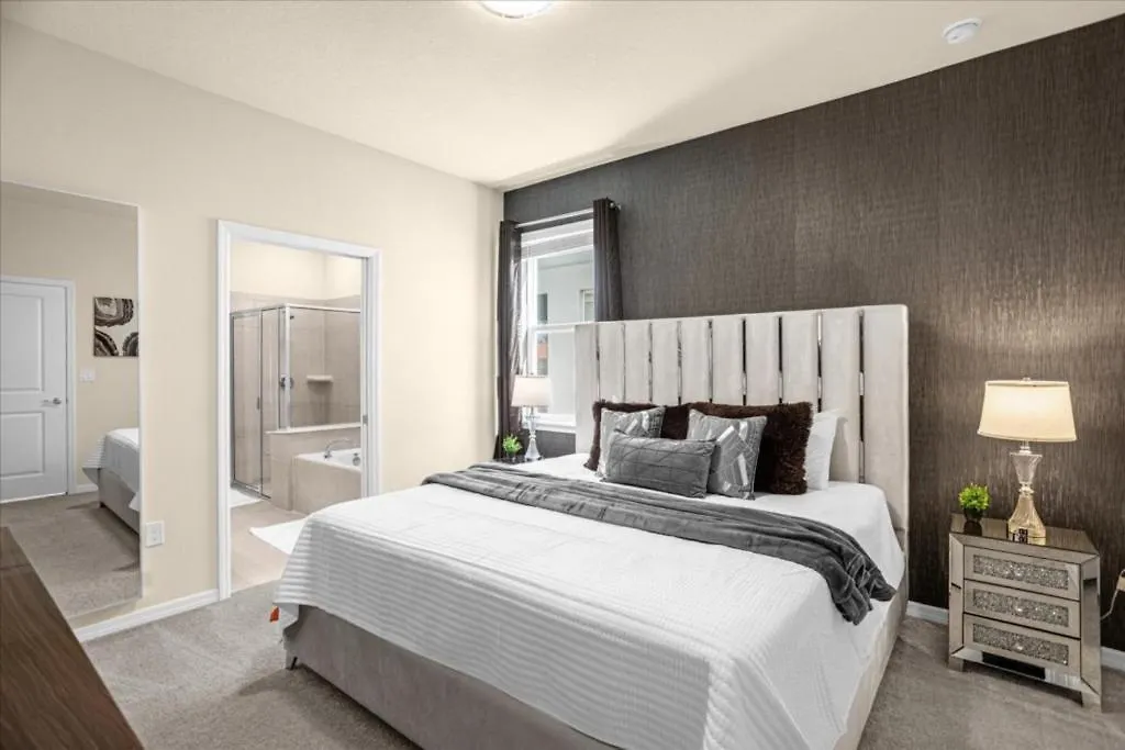 7 Bedrooms- 6 Bathrooms- Windsor Island 4057 La Davenport 0*,  United States