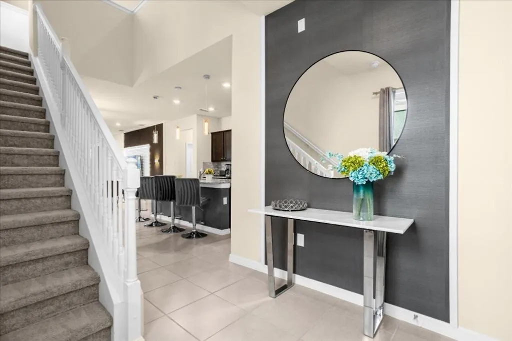 7 Bedrooms- 6 Bathrooms- Windsor Island 4057 La Davenport Holiday home