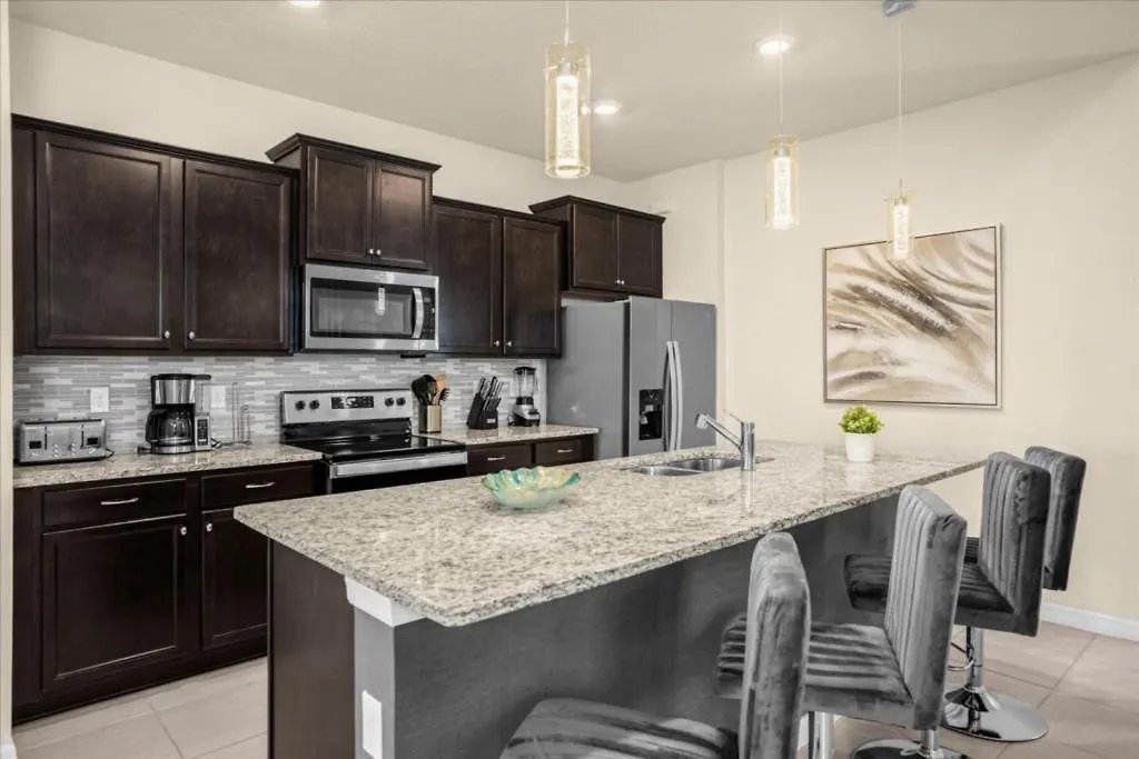 Holiday home 7 Bedrooms- 6 Bathrooms- Windsor Island 4057 La Davenport United States